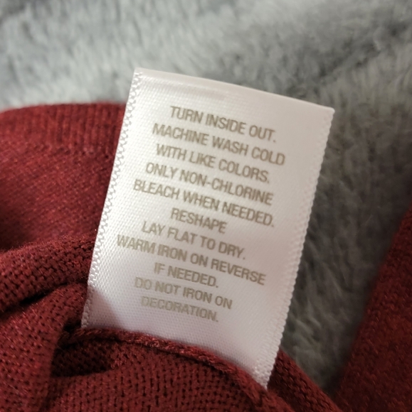 Westport 1962 - Women's Open Shoulder Sweater - Picture 10 of 10